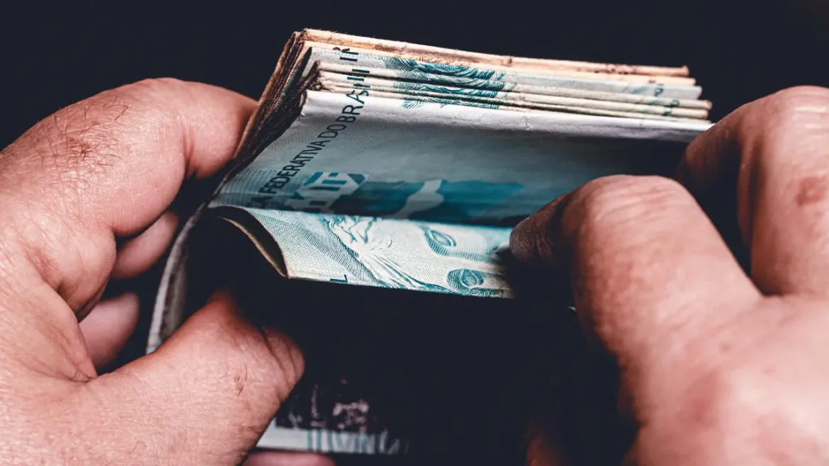 a empresa pode atrasar o pagamento?